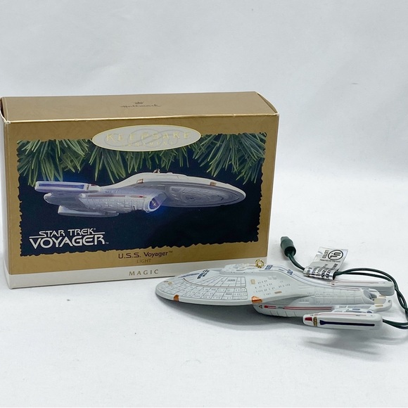 Vintage 1996 Hallmark Star Trek USS Voyager Christmas Ornament - Picture 3 of 7